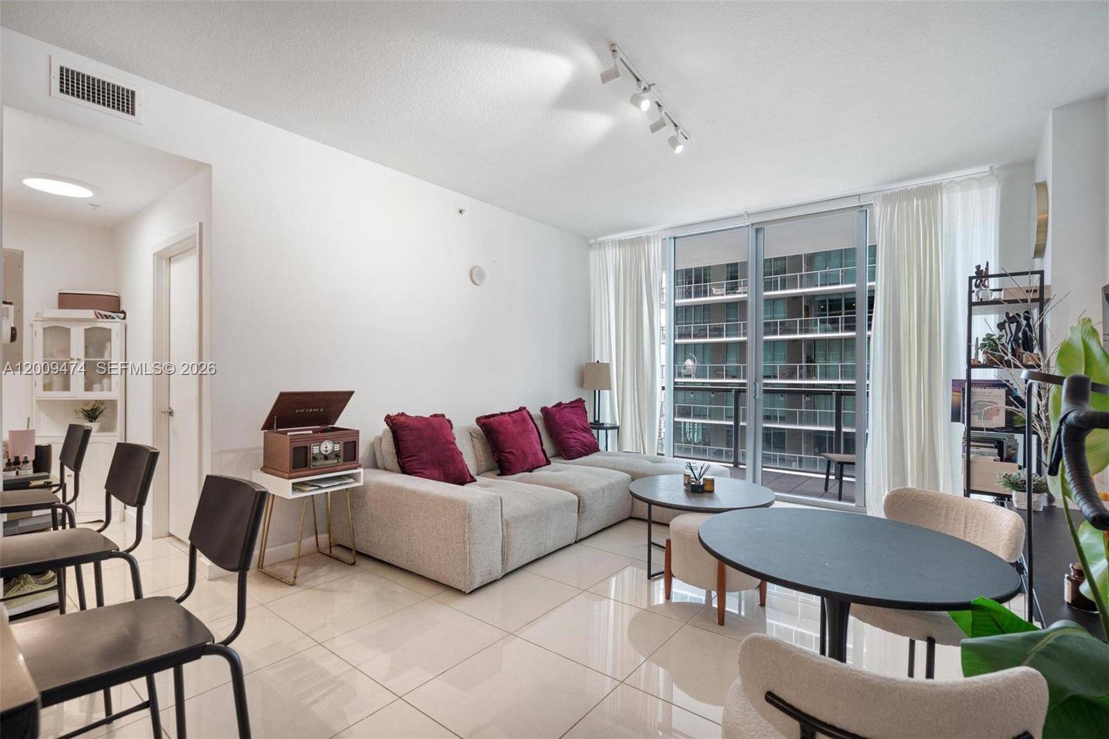 79 SW 12th St #2908-S, Miami FL 33130
