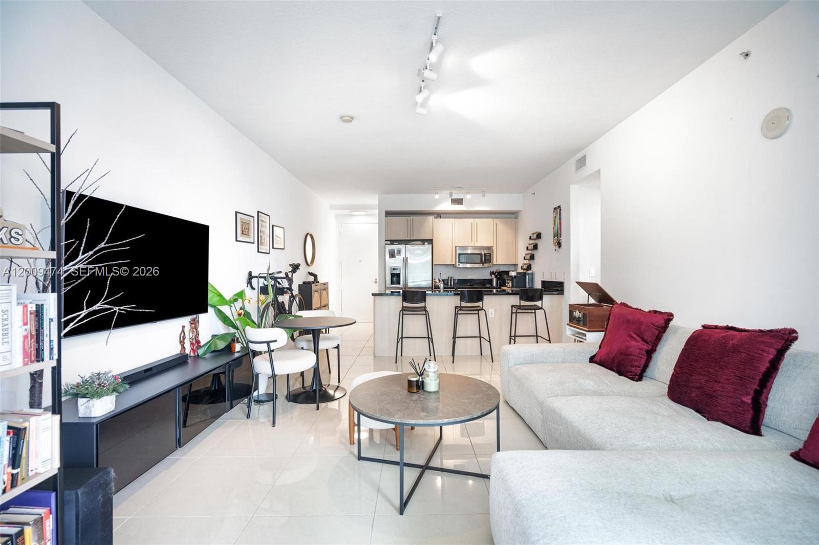 79 SW 12th St #2908-S, Miami FL 33130