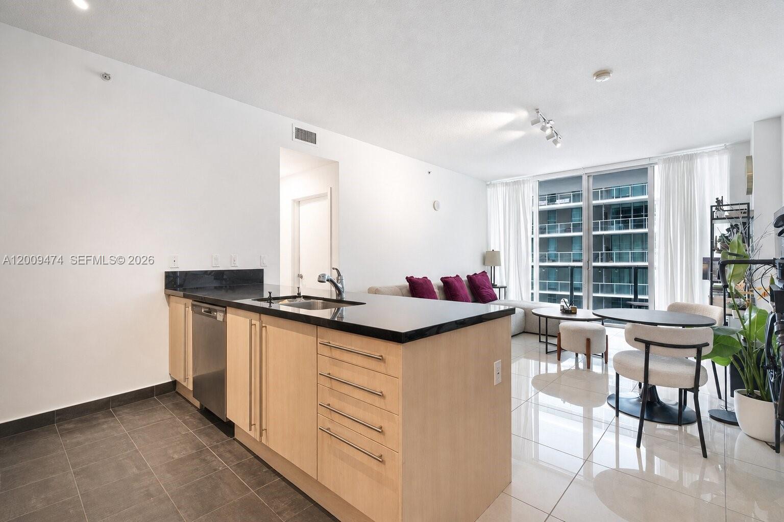 79 SW 12th St #2908-S, Miami FL 33130