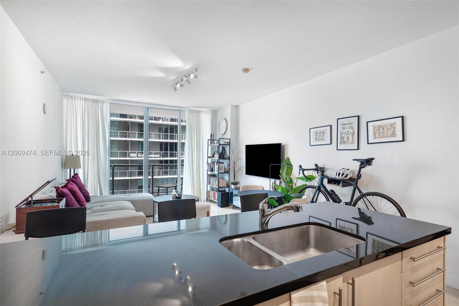 79 SW 12th St #2908-S, Miami FL 33130