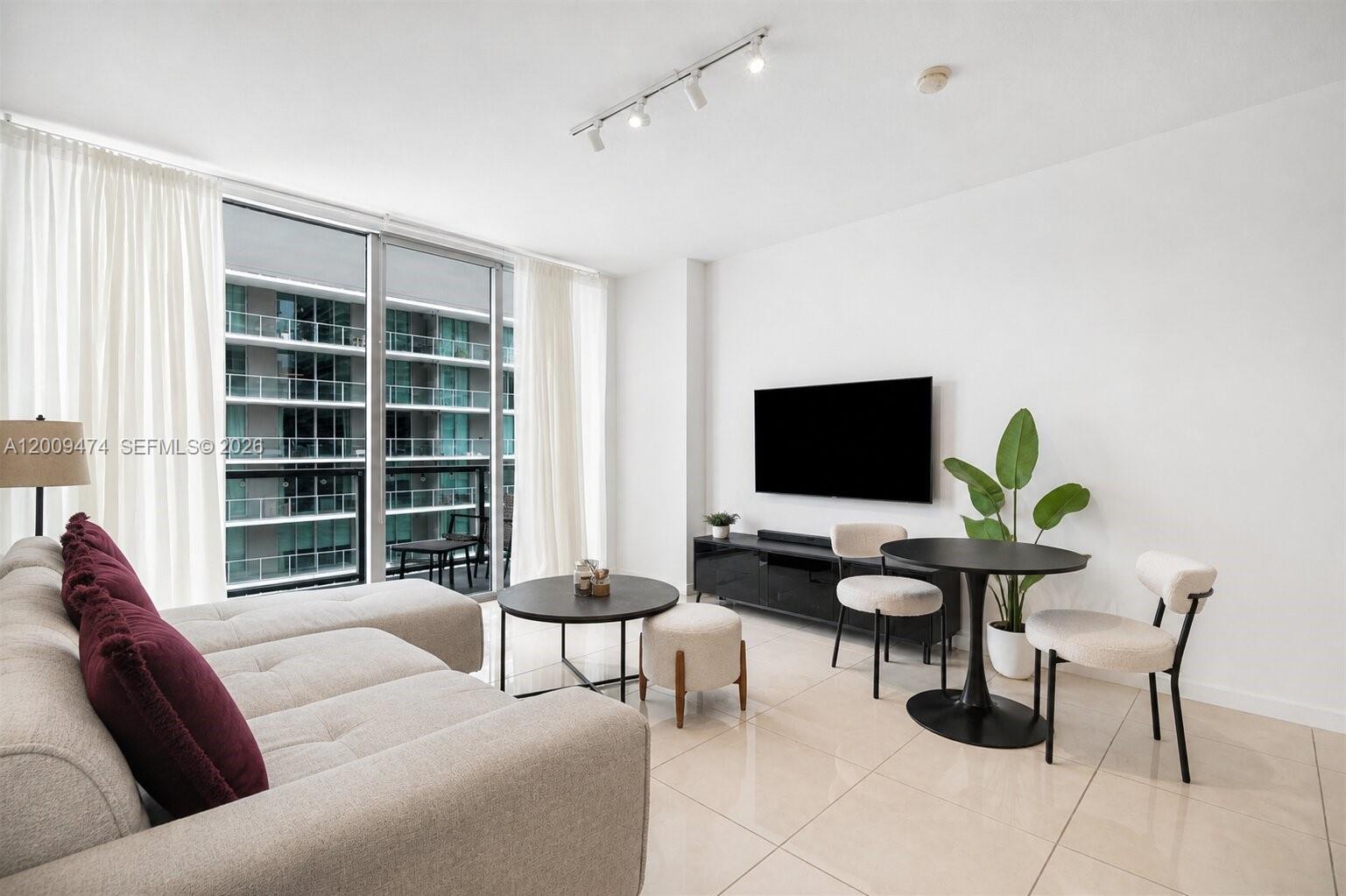 79 SW 12th St #2908-S, Miami FL 33130