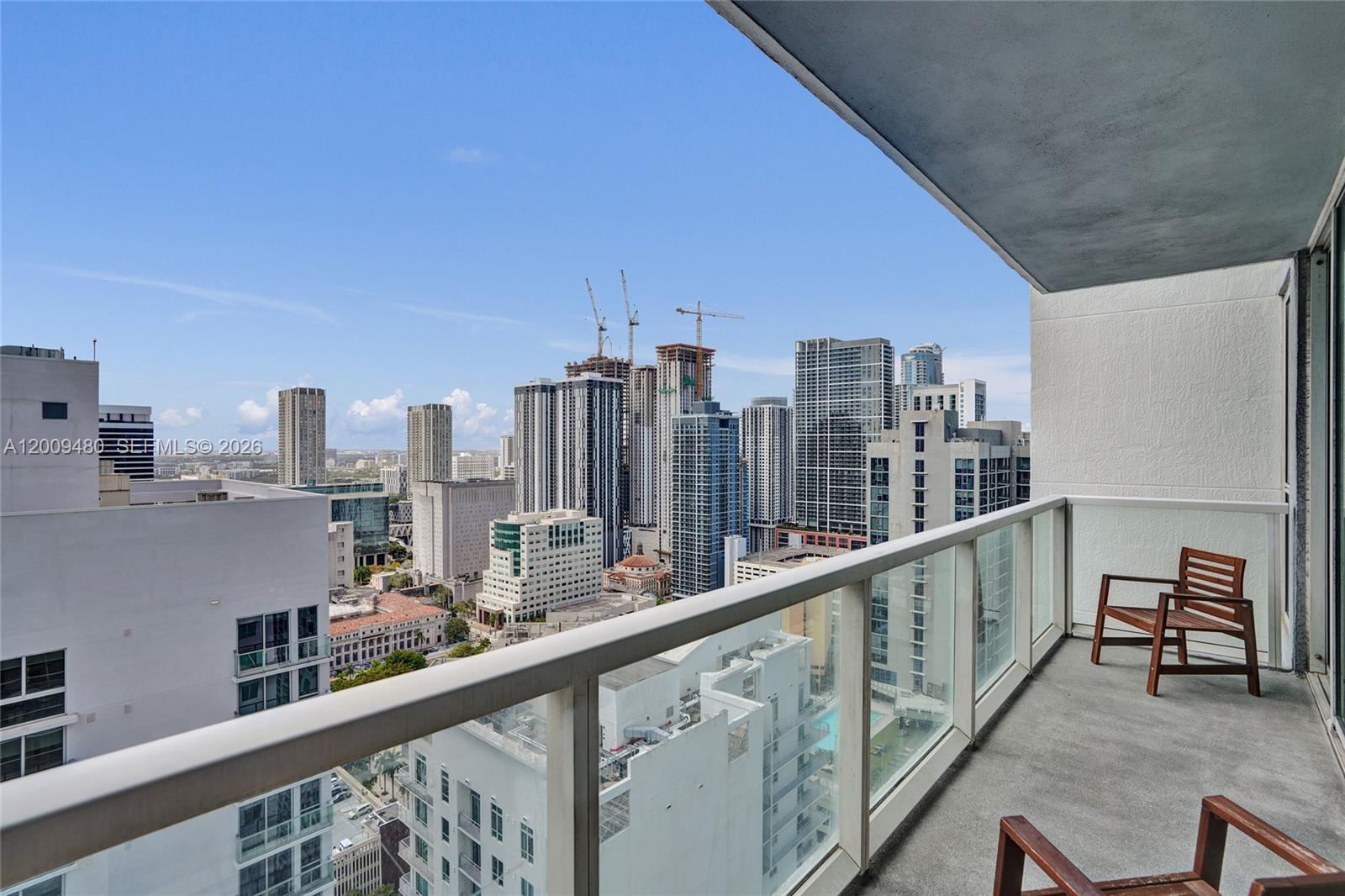 253 NE 2nd St #3304, Miami FL 33132