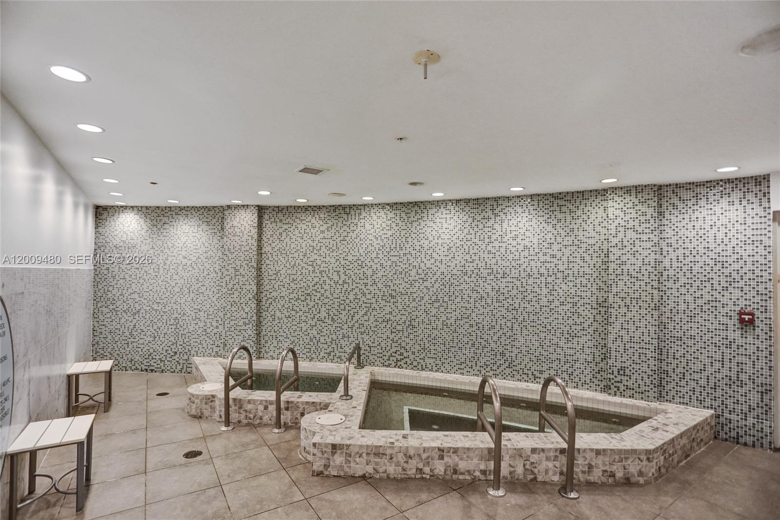 253 NE 2nd St #3304, Miami FL 33132
