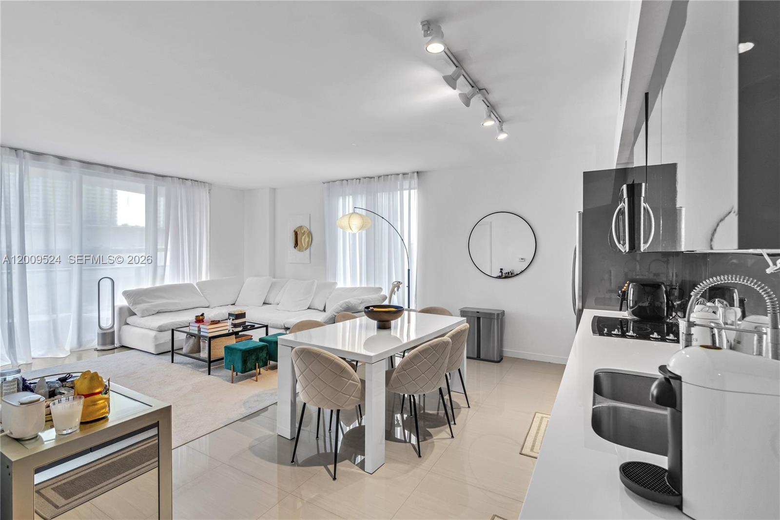 31 SE 6th St #702, Miami FL 33131