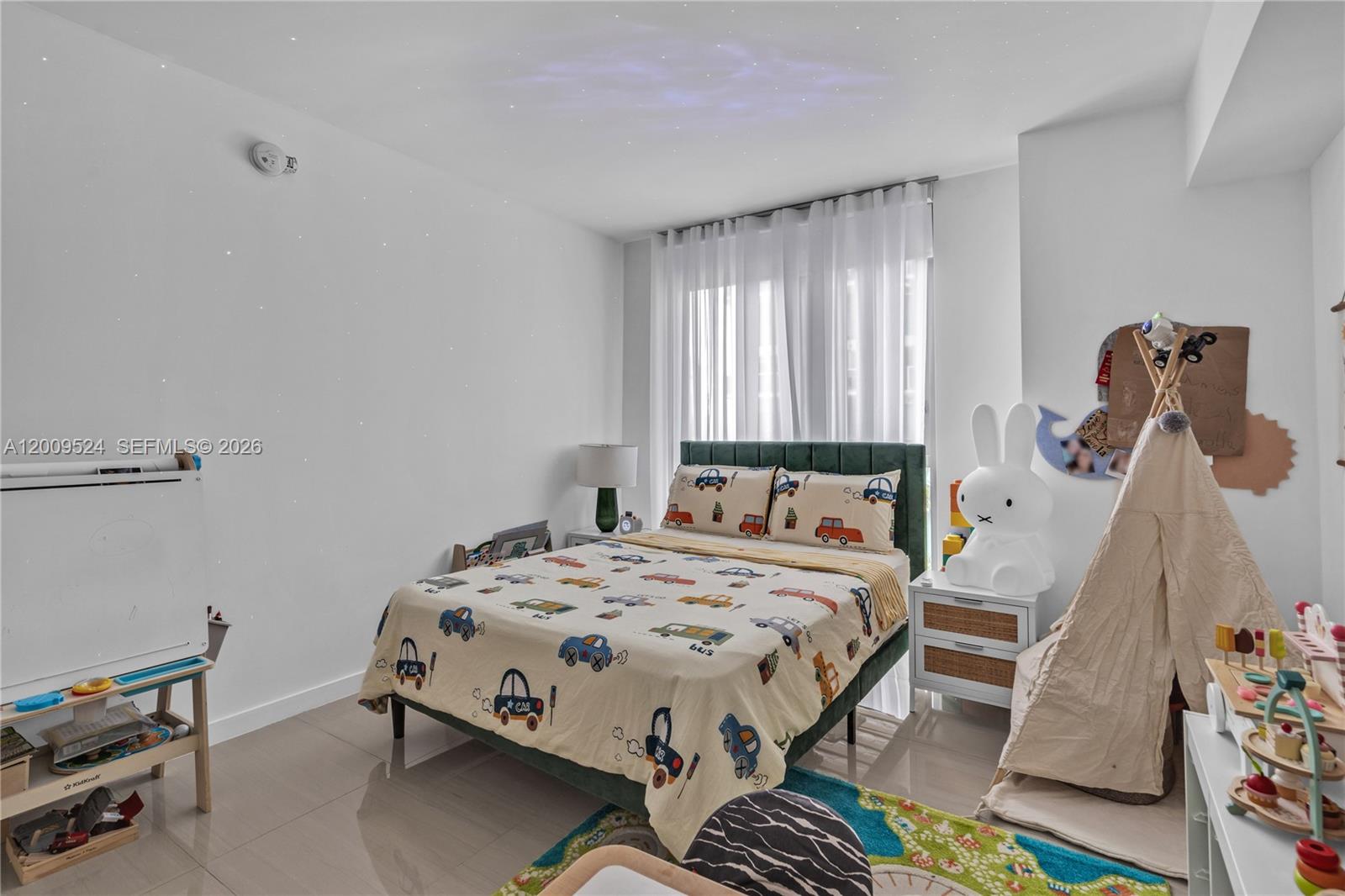 31 SE 6th St #702, Miami FL 33131