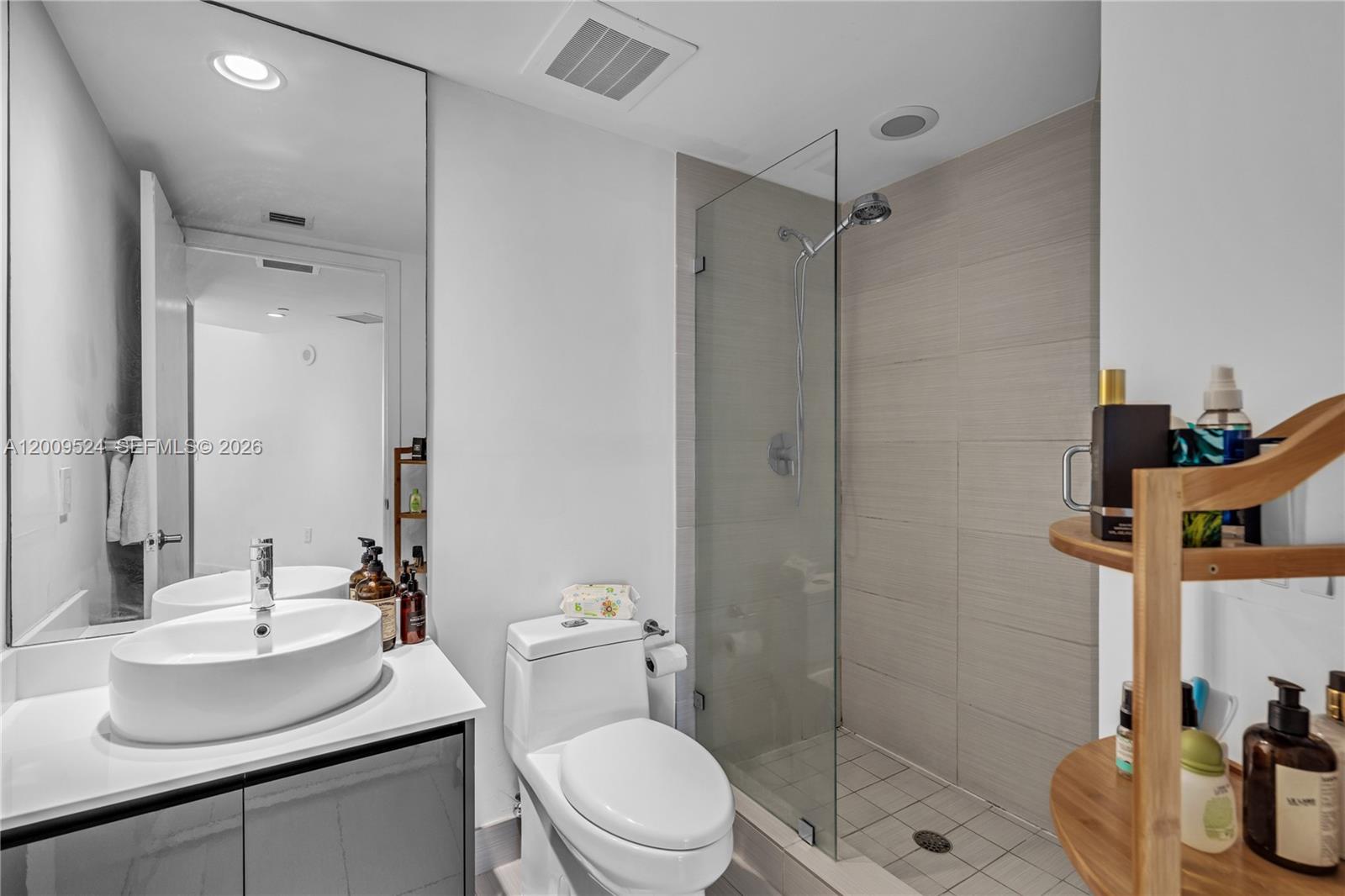 31 SE 6th St #702, Miami FL 33131