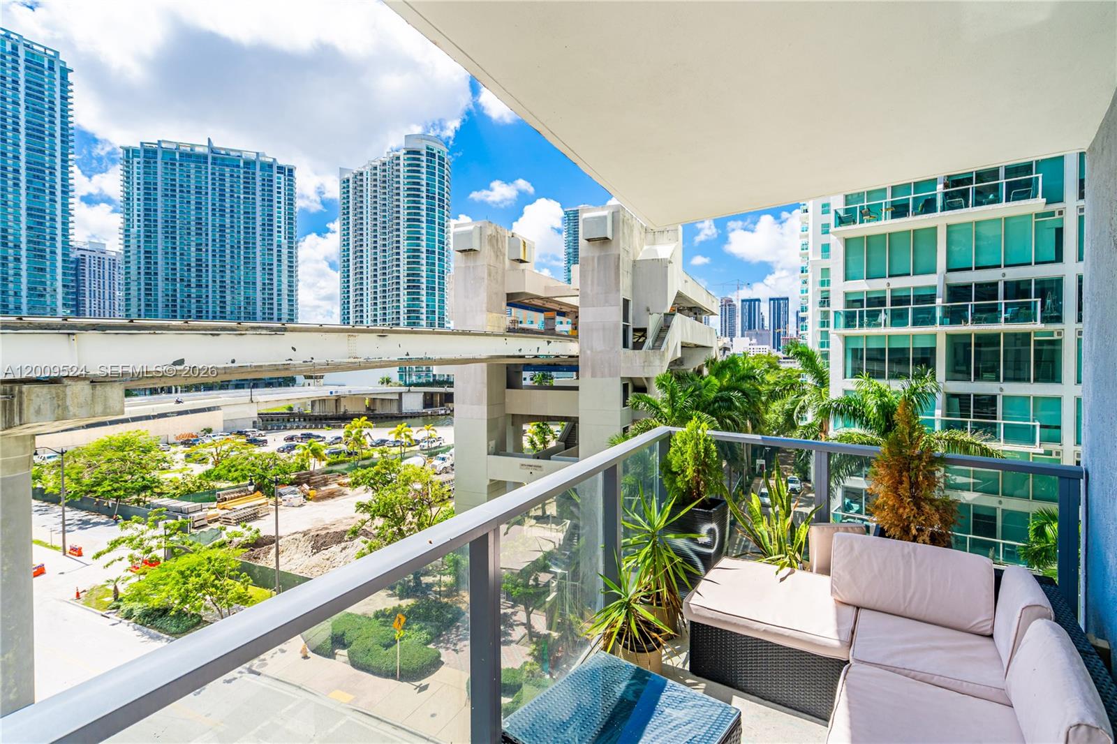 31 SE 6th St #702, Miami FL 33131