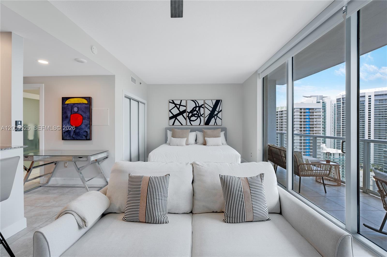1060 Brickell Ave #3209, Miami FL 33131