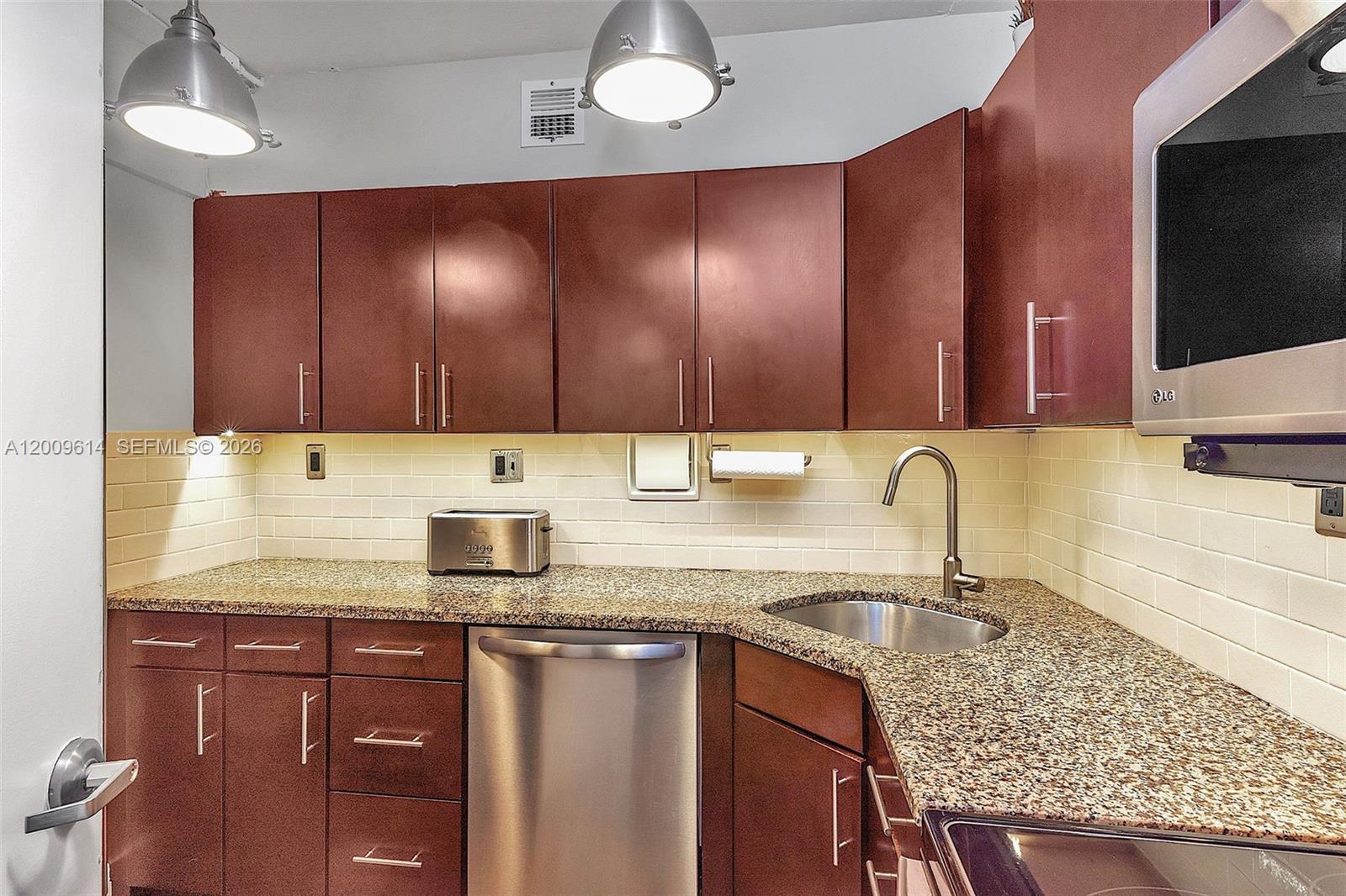 1200 West Ave #423, Miami Beach FL 33139