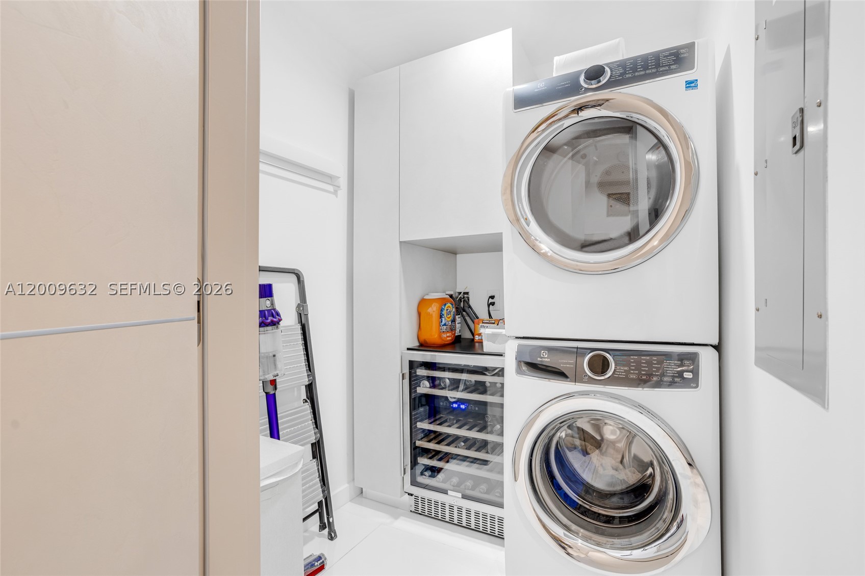 851 NE 1st Ave #1408, Miami FL 33132