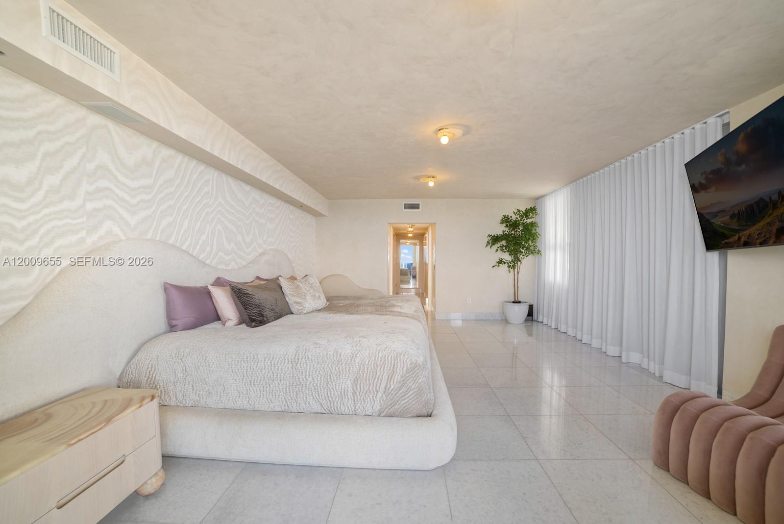 5801 Collins Ave #1200, Miami Beach FL 33140