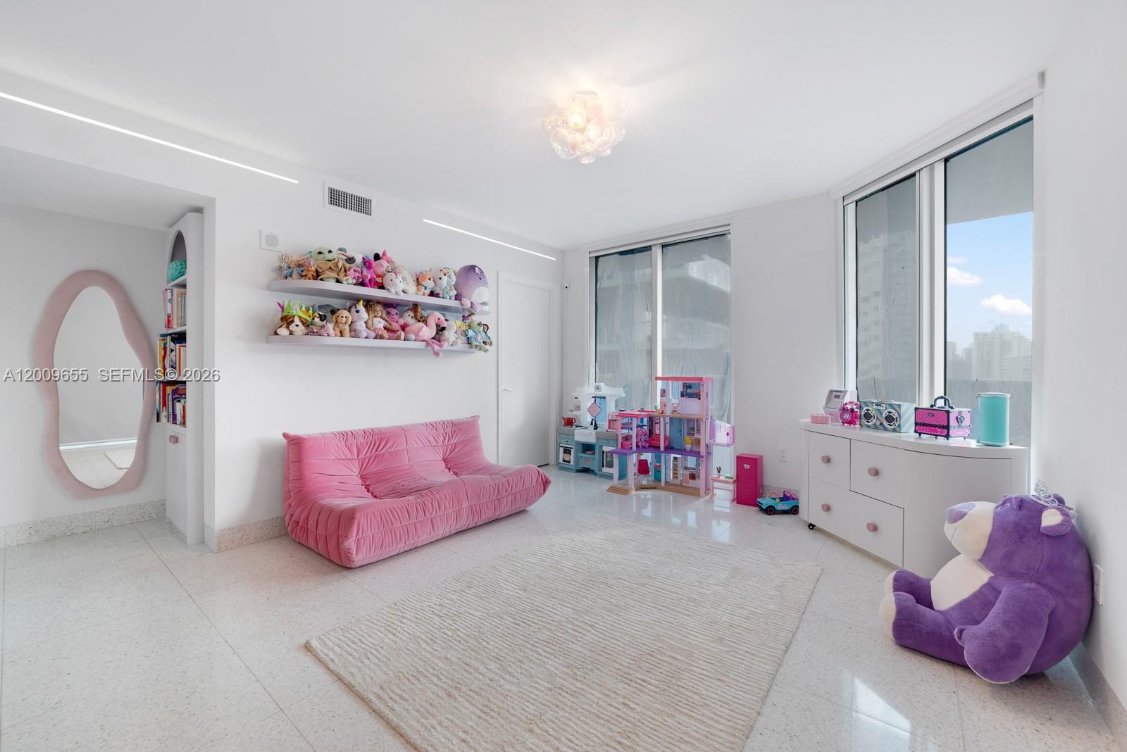 5801 Collins Ave #1200, Miami Beach FL 33140