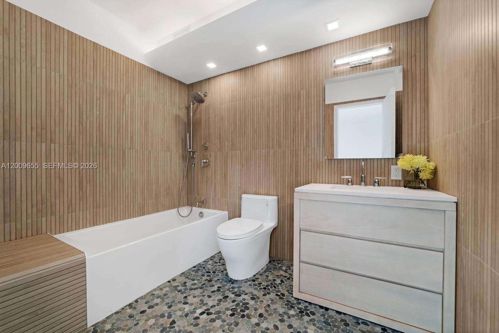 5801 Collins Ave #1200, Miami Beach FL 33140