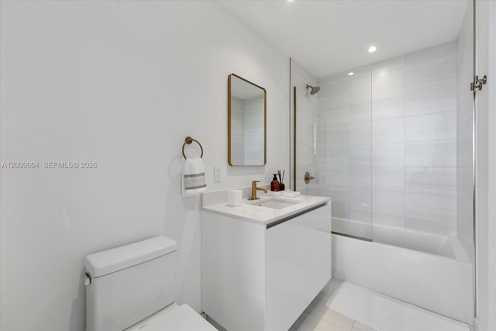 2678 Tigertail Ave #1703, Miami FL 33133