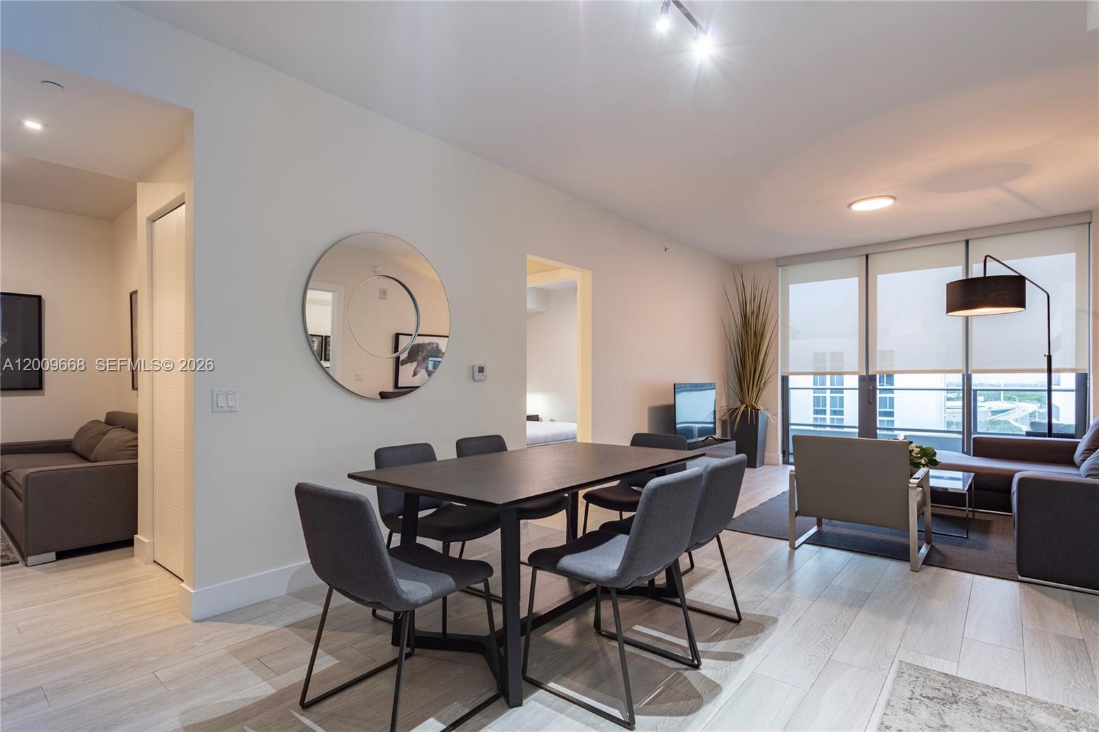 2960 NE 207th St #904, Aventura FL 33180