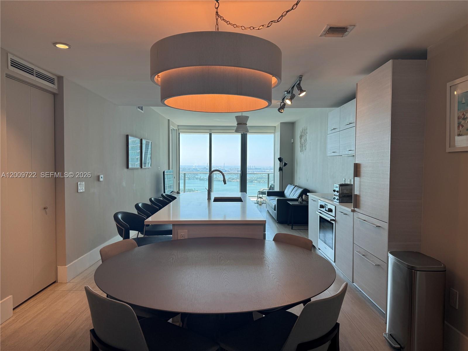 650 NE 32nd St #3903, Miami FL 33137