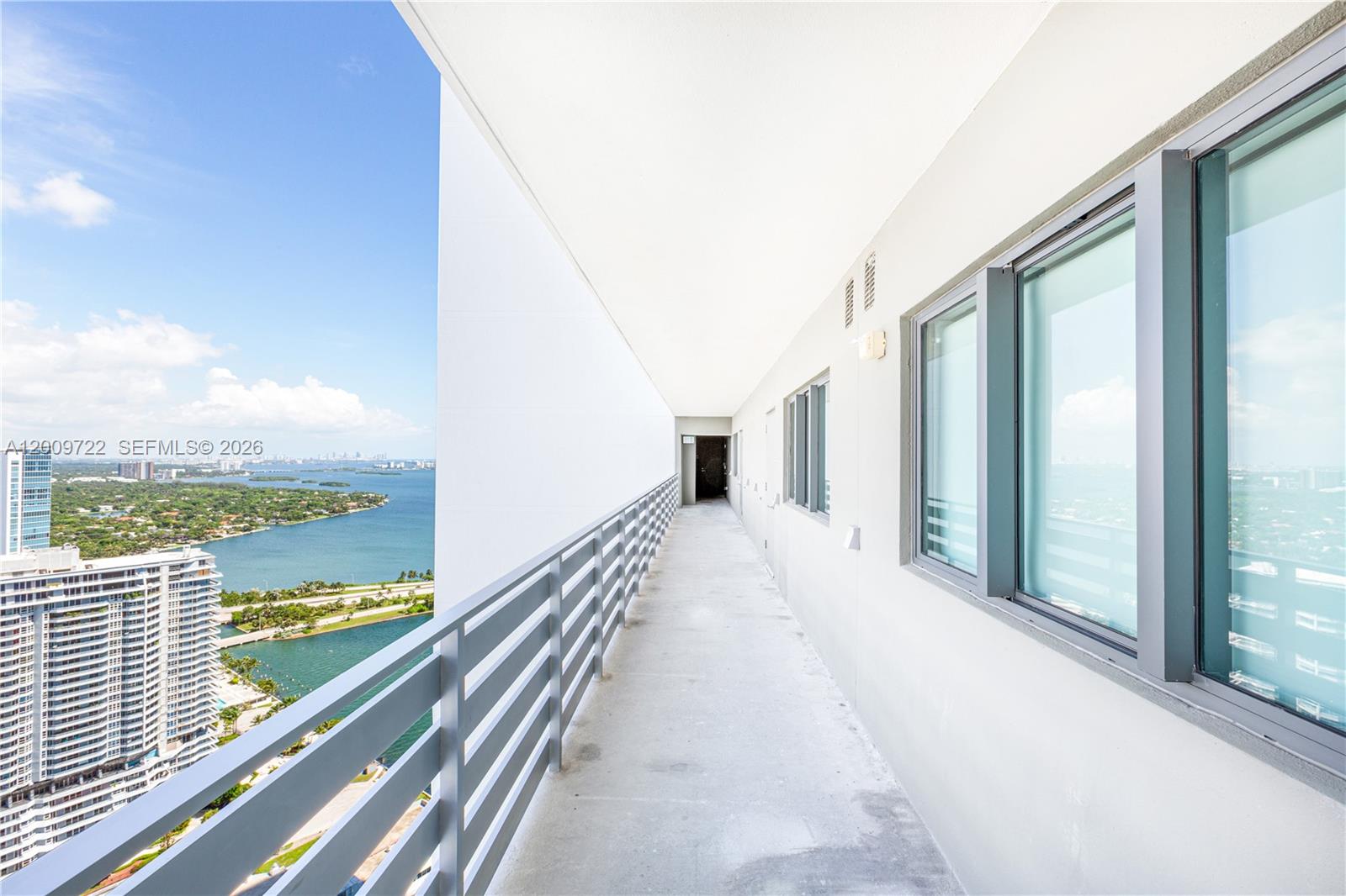 650 NE 32nd St #3903, Miami FL 33137