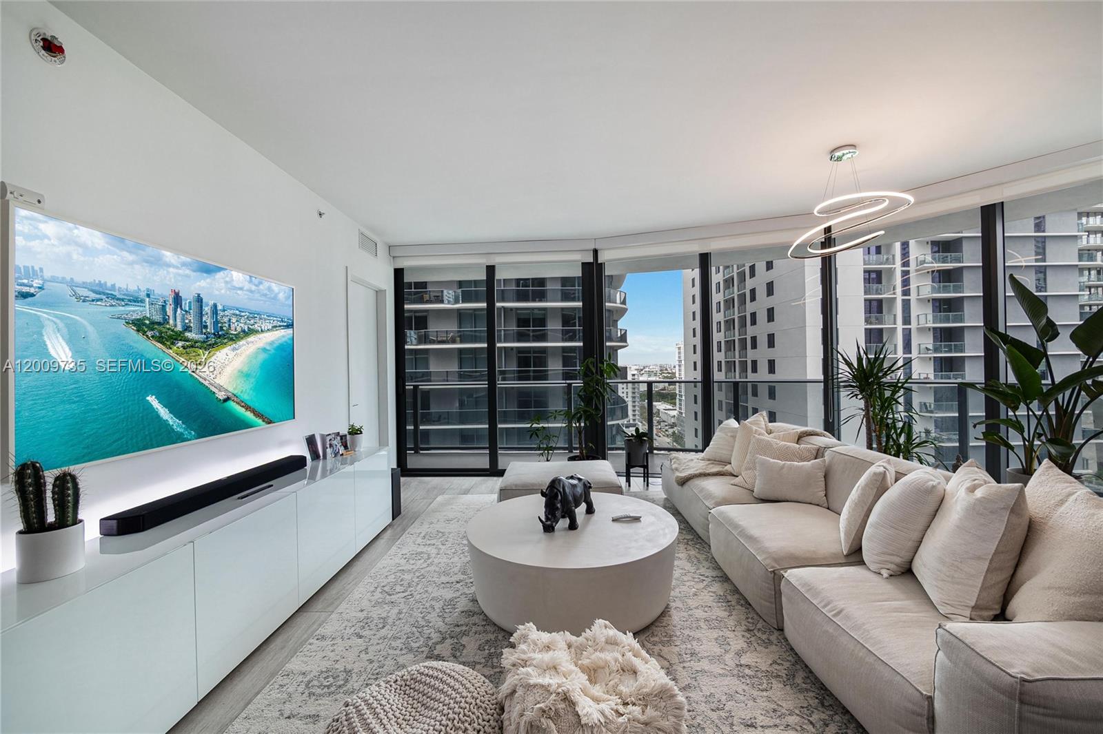 45 SW 9th St #1508, Miami FL 33130