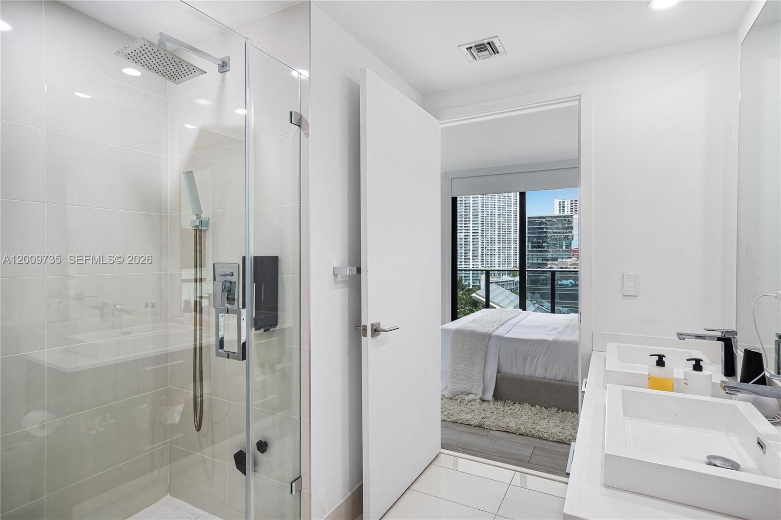 45 SW 9th St #1508, Miami FL 33130