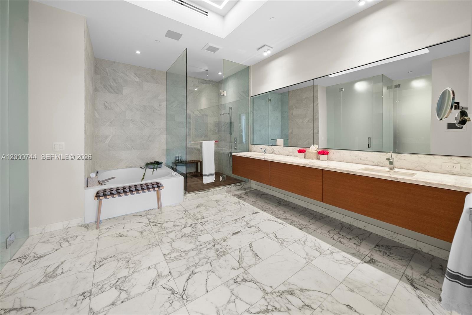 10201 Collins Ave #UPH2803, Bal Harbour FL 33154