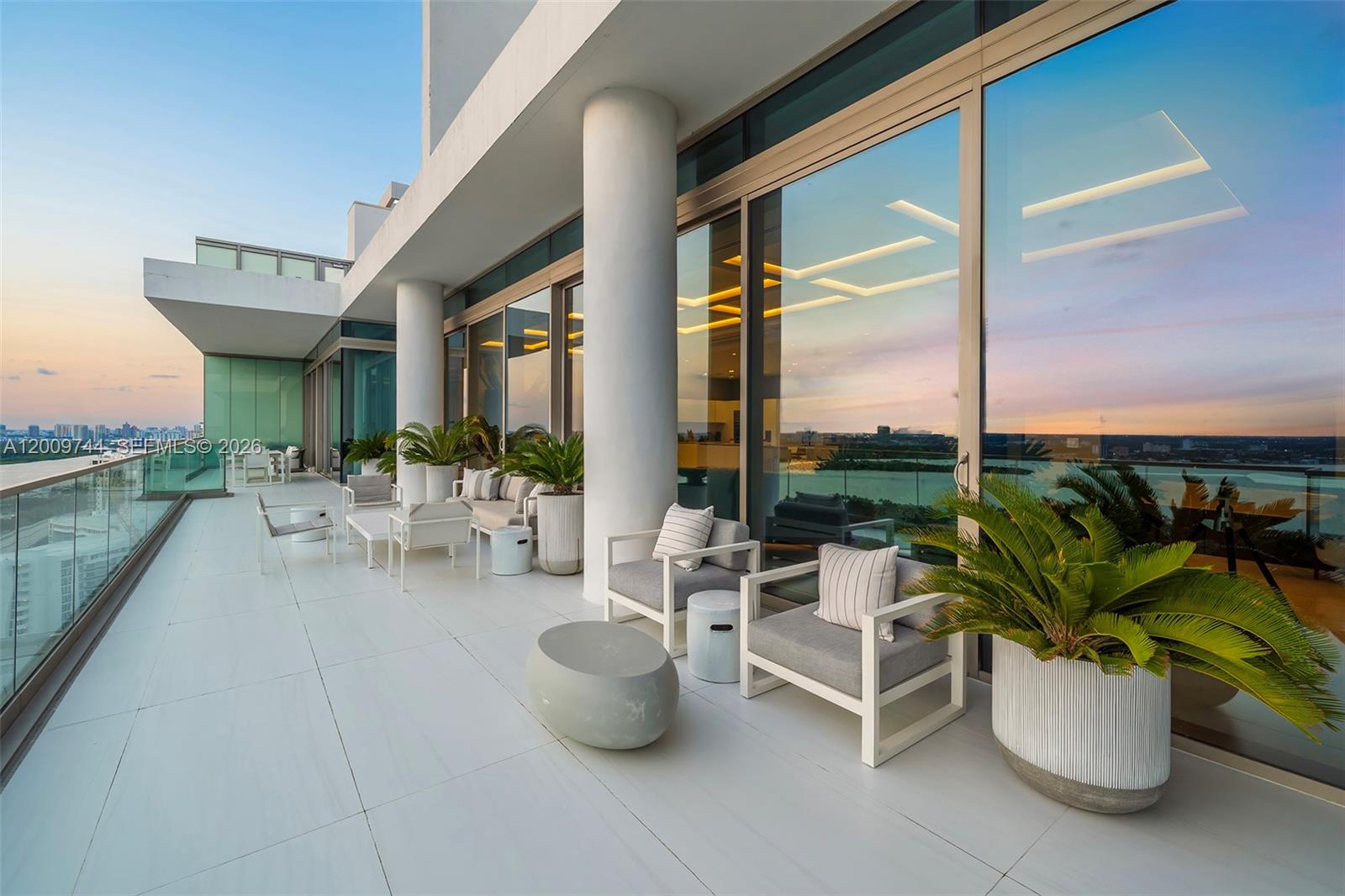 10201 Collins Ave #UPH2803, Bal Harbour FL 33154