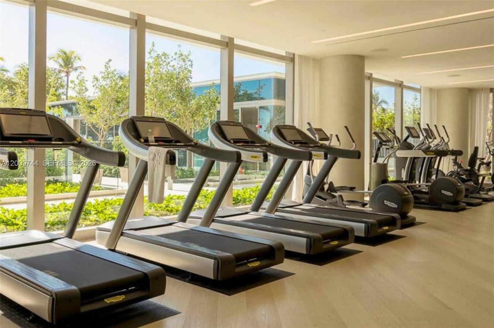 10201 Collins Ave #UPH2803, Bal Harbour FL 33154