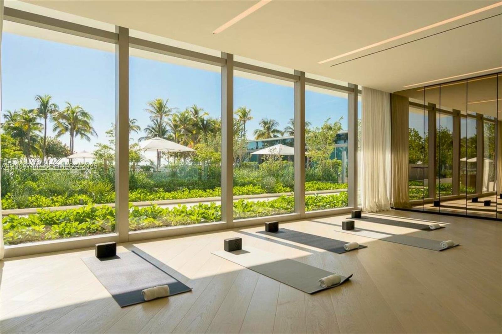 10201 Collins Ave #UPH2803, Bal Harbour FL 33154