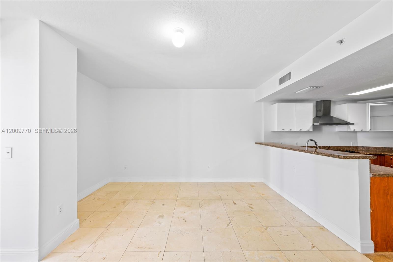 170 SE 14th St #1203, Miami FL 33131