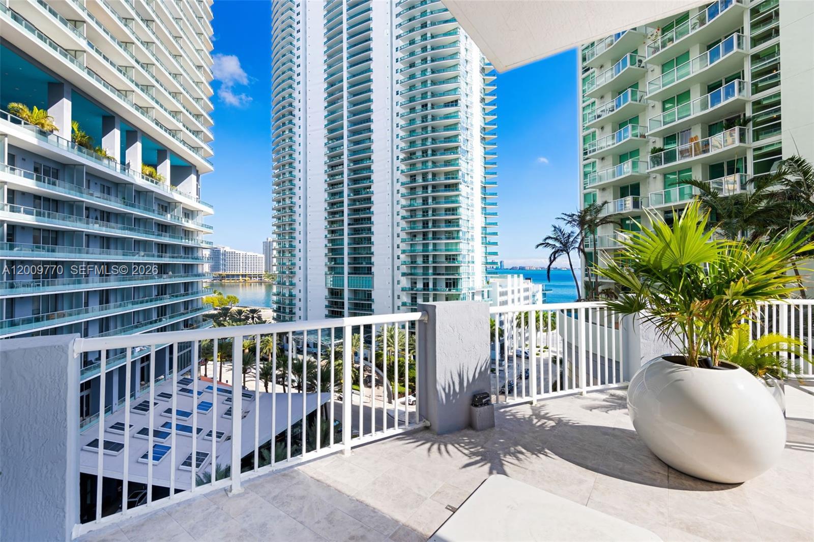 170 SE 14th St #1203, Miami FL 33131