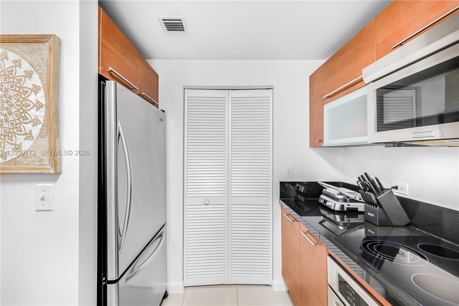 253 NE 2nd St #1606, Miami FL 33132