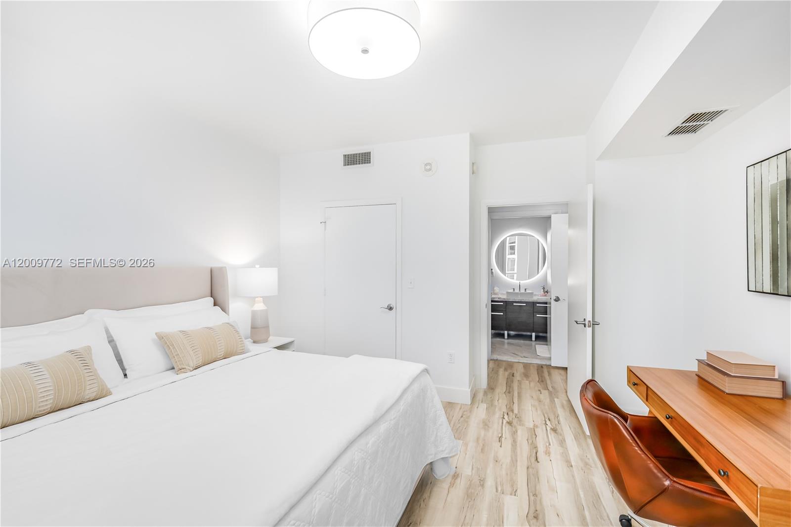253 NE 2nd St #1606, Miami FL 33132
