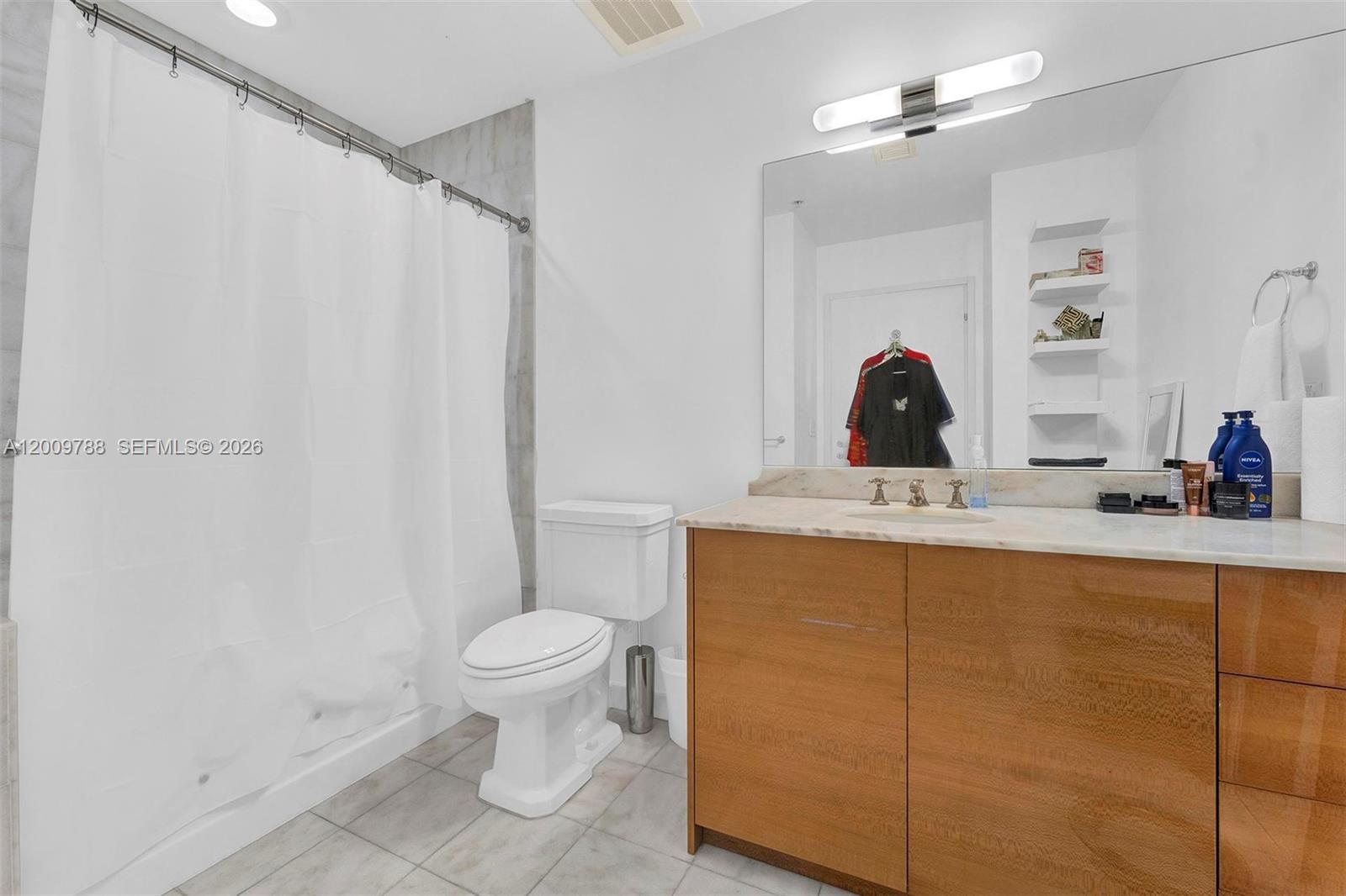50 S Pointe Dr #2102, Miami Beach FL 33139