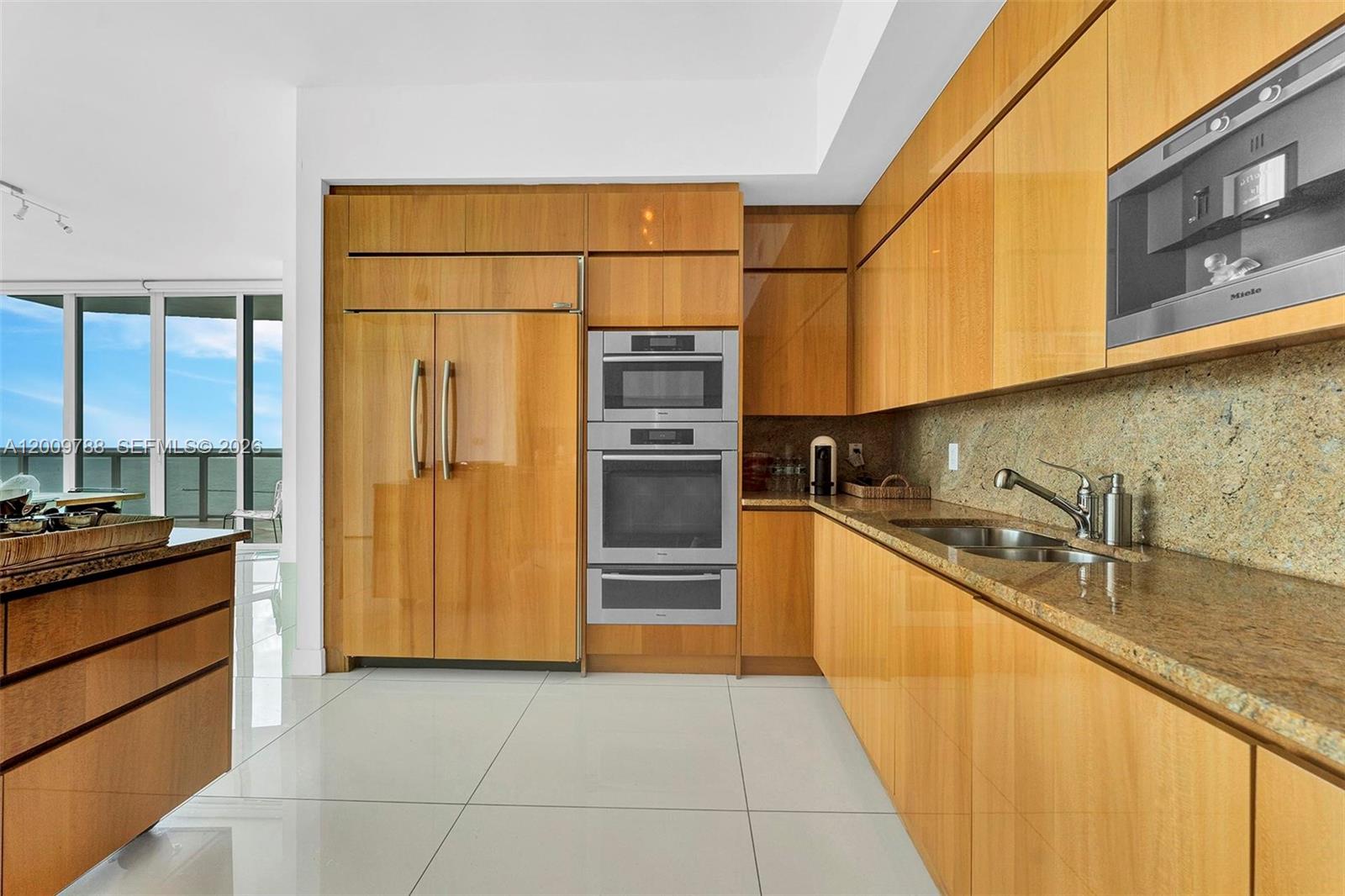 50 S Pointe Dr #2102, Miami Beach FL 33139