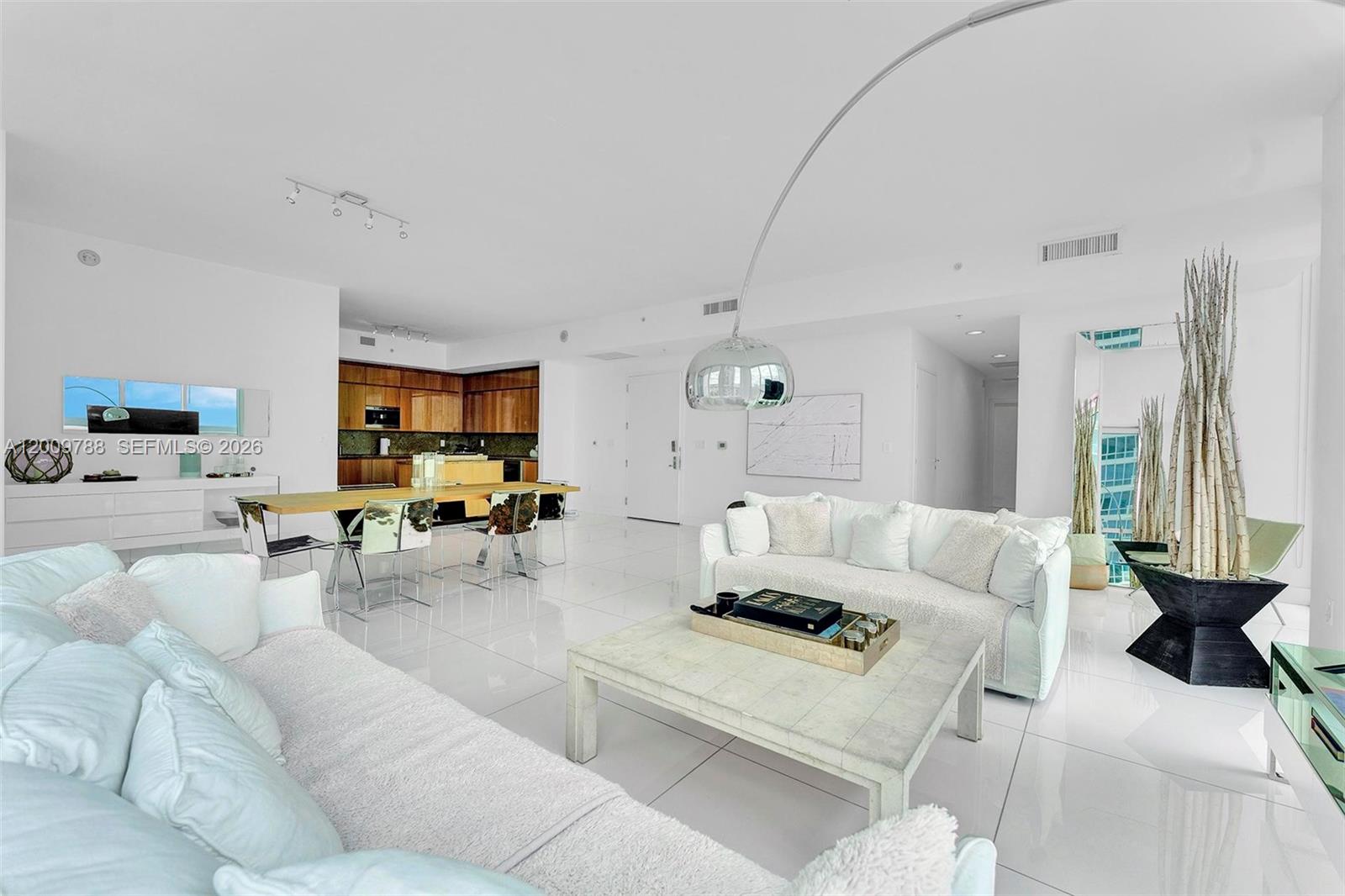 50 S Pointe Dr #2102, Miami Beach FL 33139