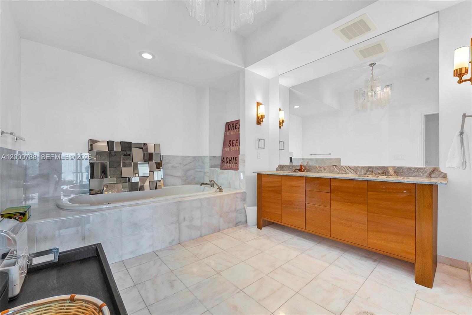 50 S Pointe Dr #2102, Miami Beach FL 33139