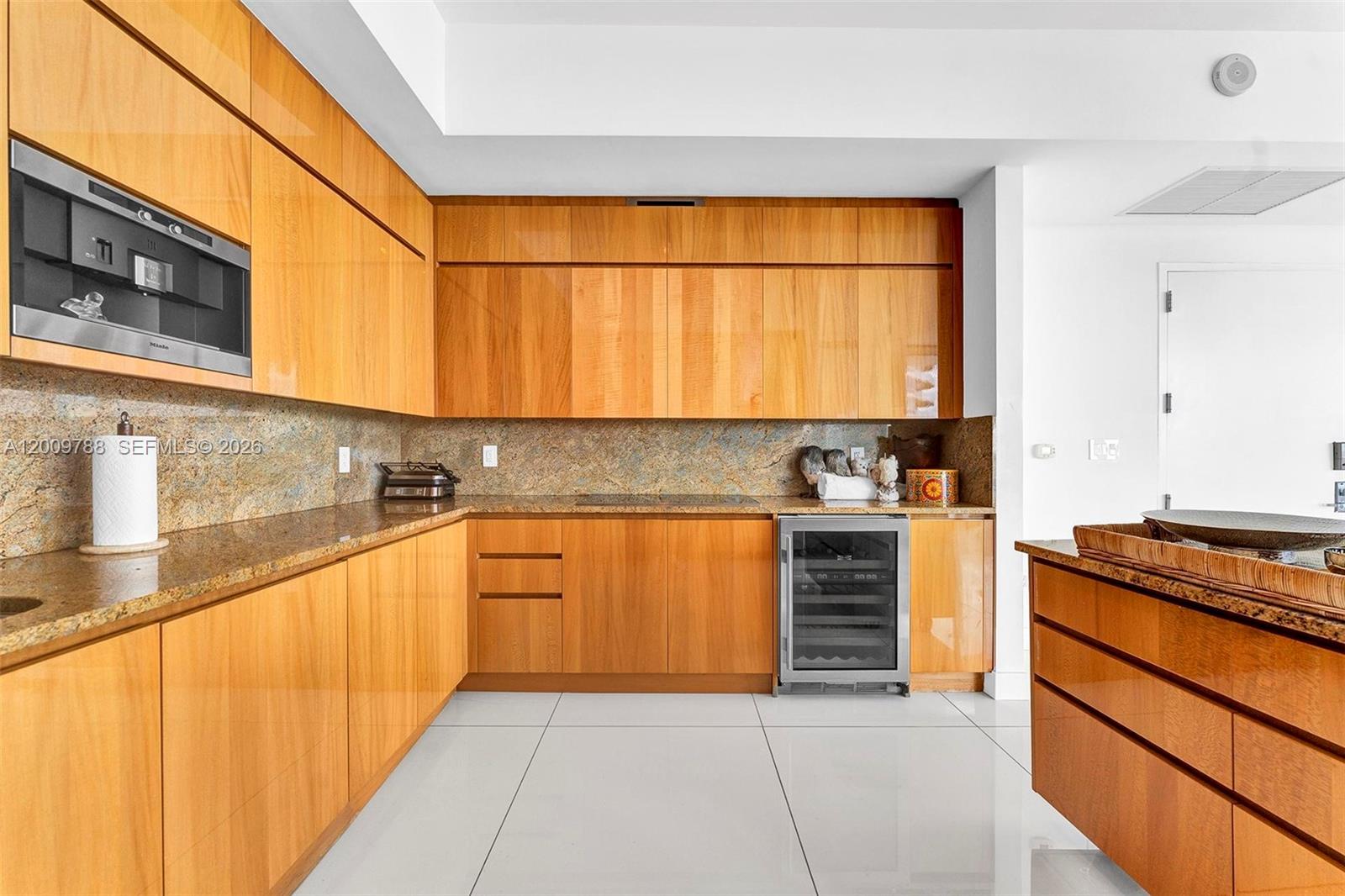 50 S Pointe Dr #2102, Miami Beach FL 33139