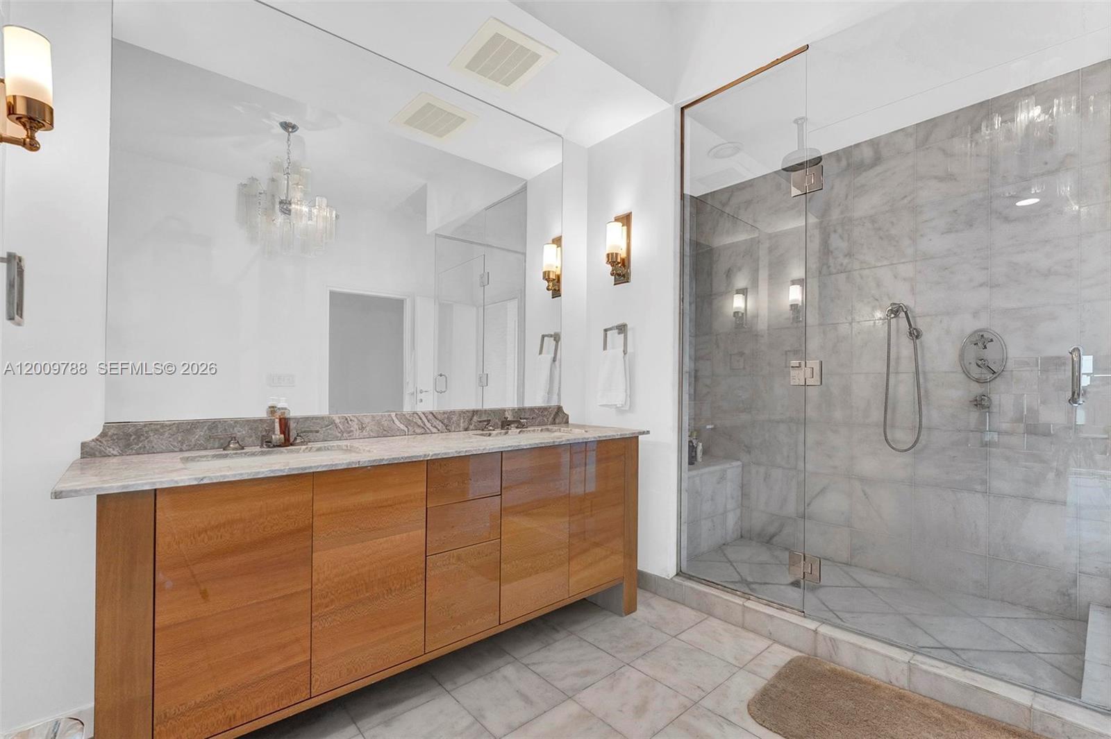 50 S Pointe Dr #2102, Miami Beach FL 33139