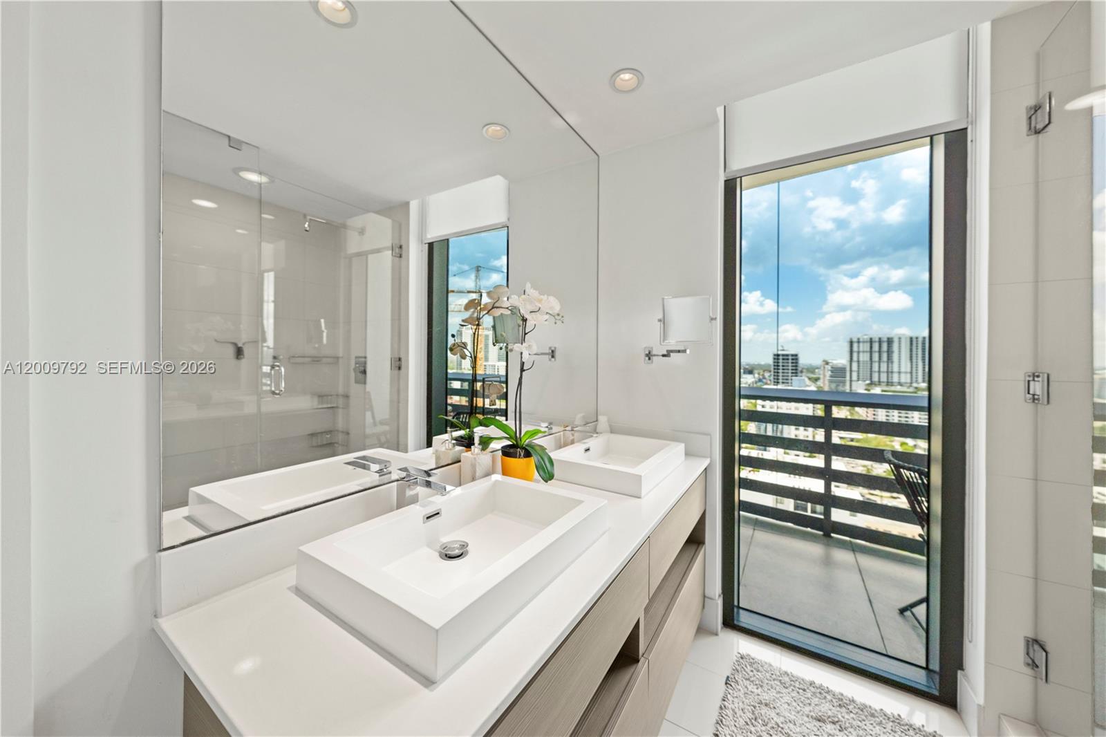 460 NE 28th St #2001, Miami FL 33137