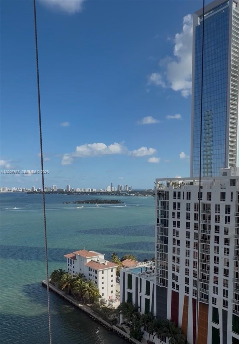 460 NE 28th St #2001, Miami FL 33137