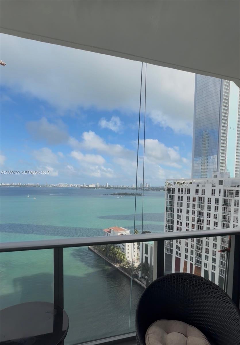 460 NE 28th St #2001, Miami FL 33137