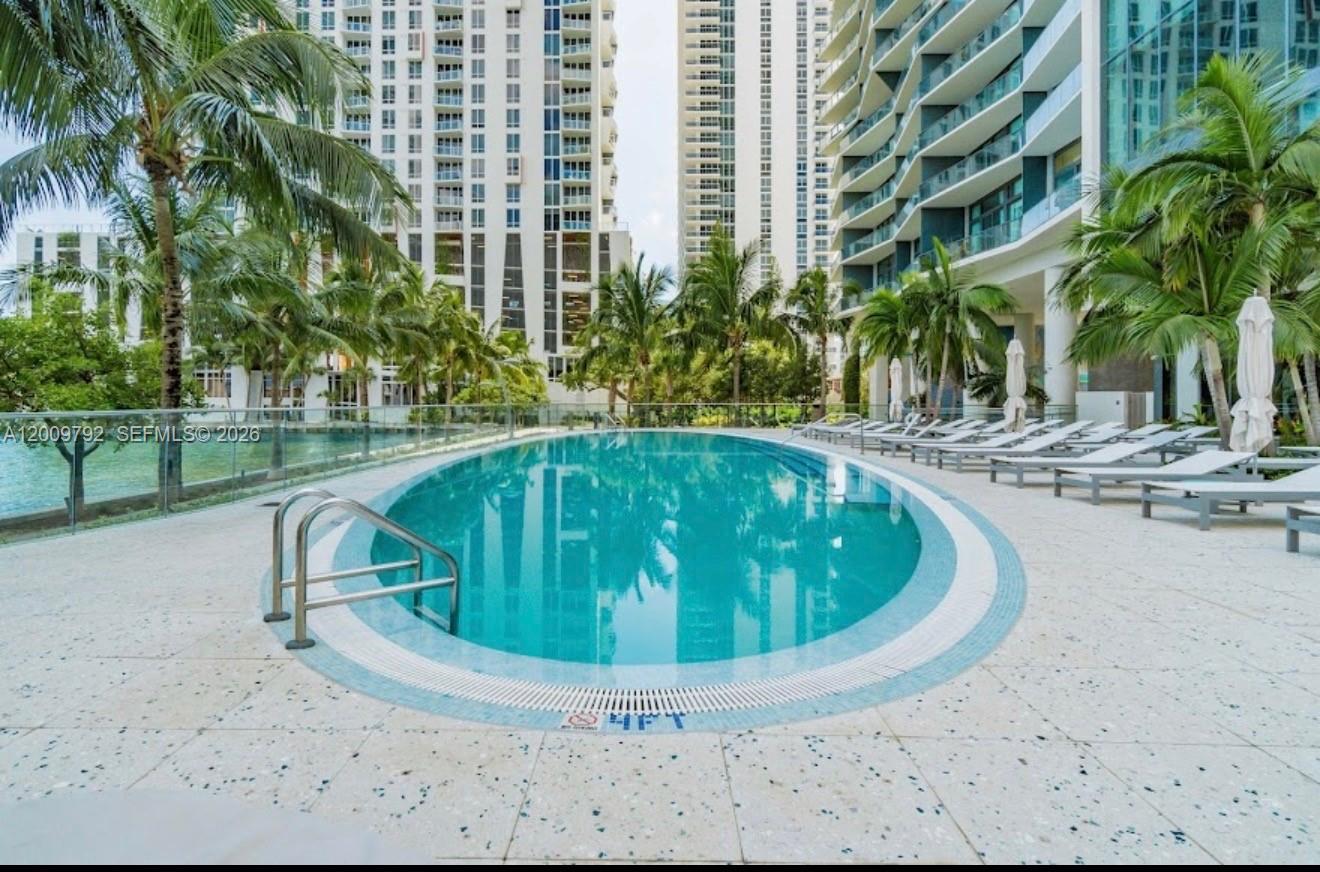 460 NE 28th St #2001, Miami FL 33137
