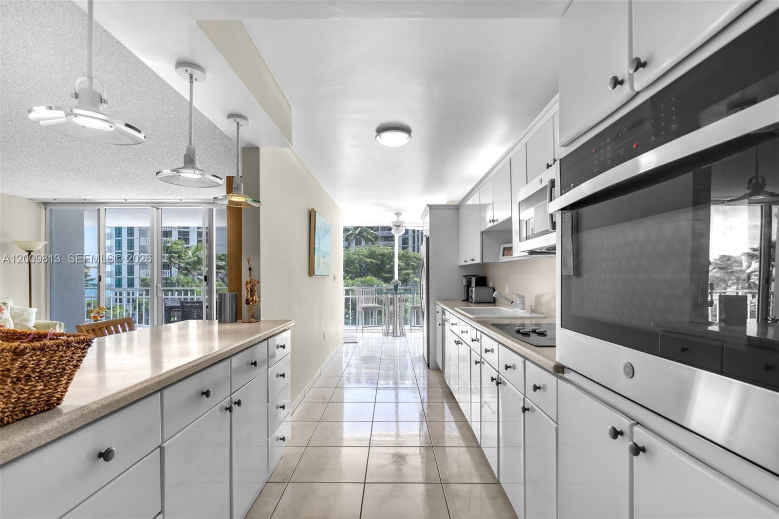 600 Grapetree Dr #4DS, Key Biscayne FL 33149