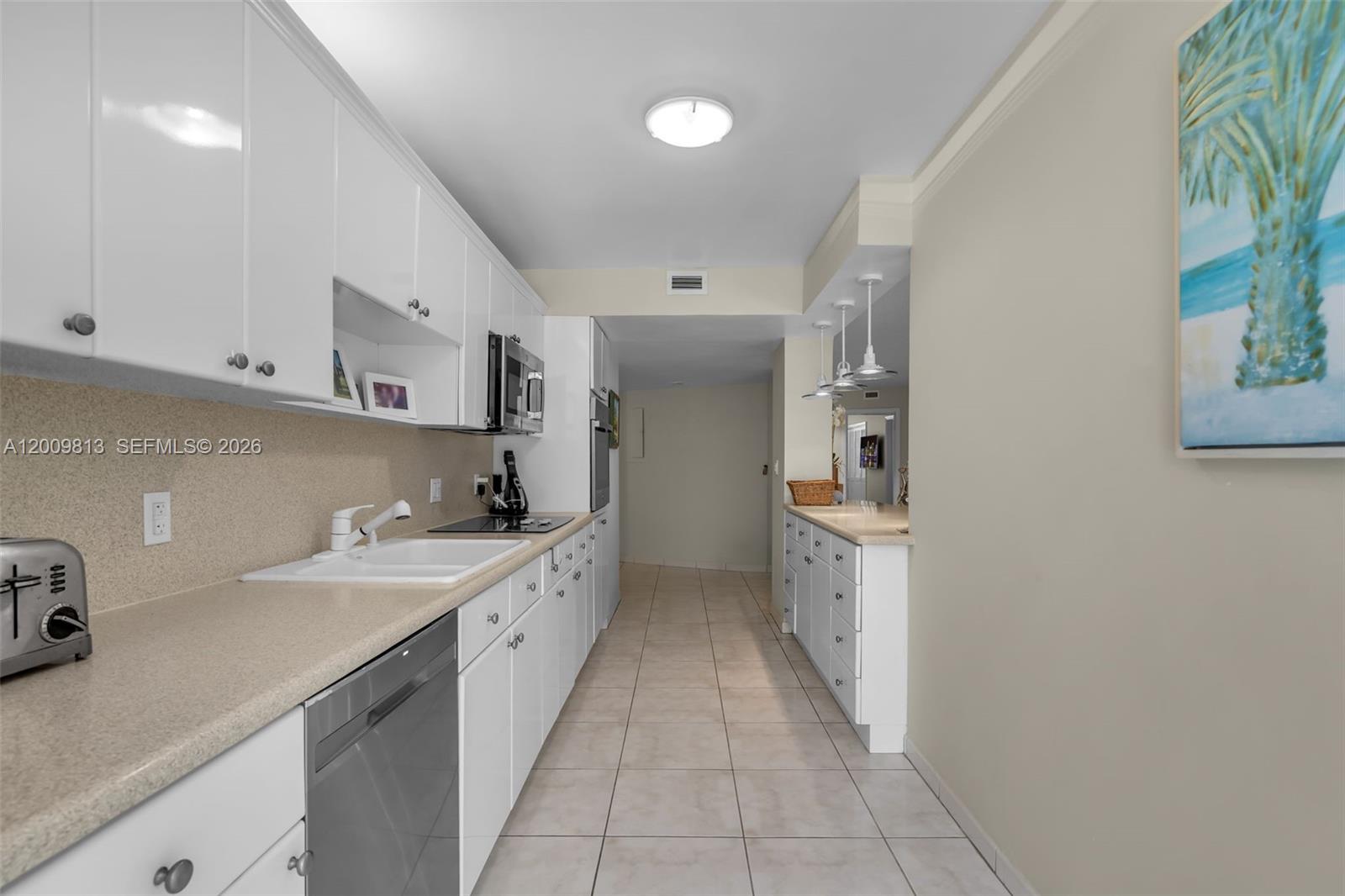 600 Grapetree Dr #4DS, Key Biscayne FL 33149