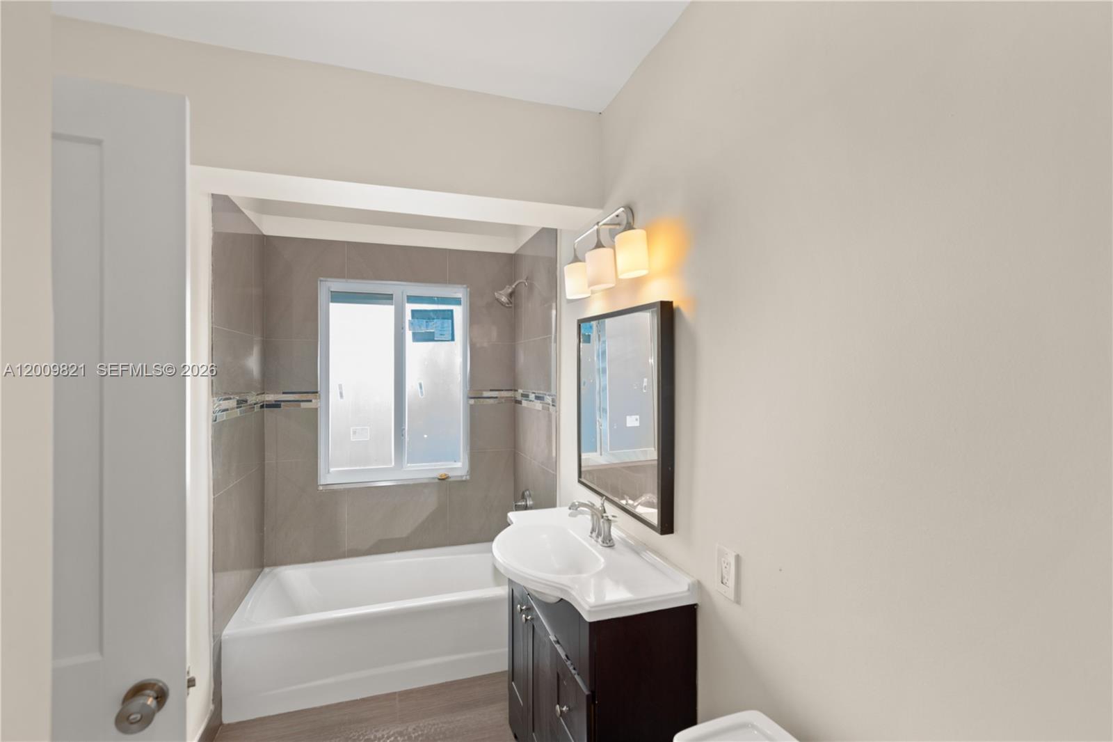 5614 San Vicente St, Coral Gables FL 33146