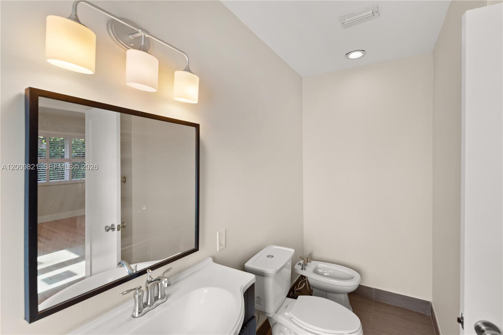 5614 San Vicente St, Coral Gables FL 33146