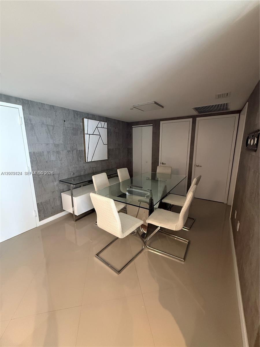 465 Brickell Ave #619, Miami FL 33131