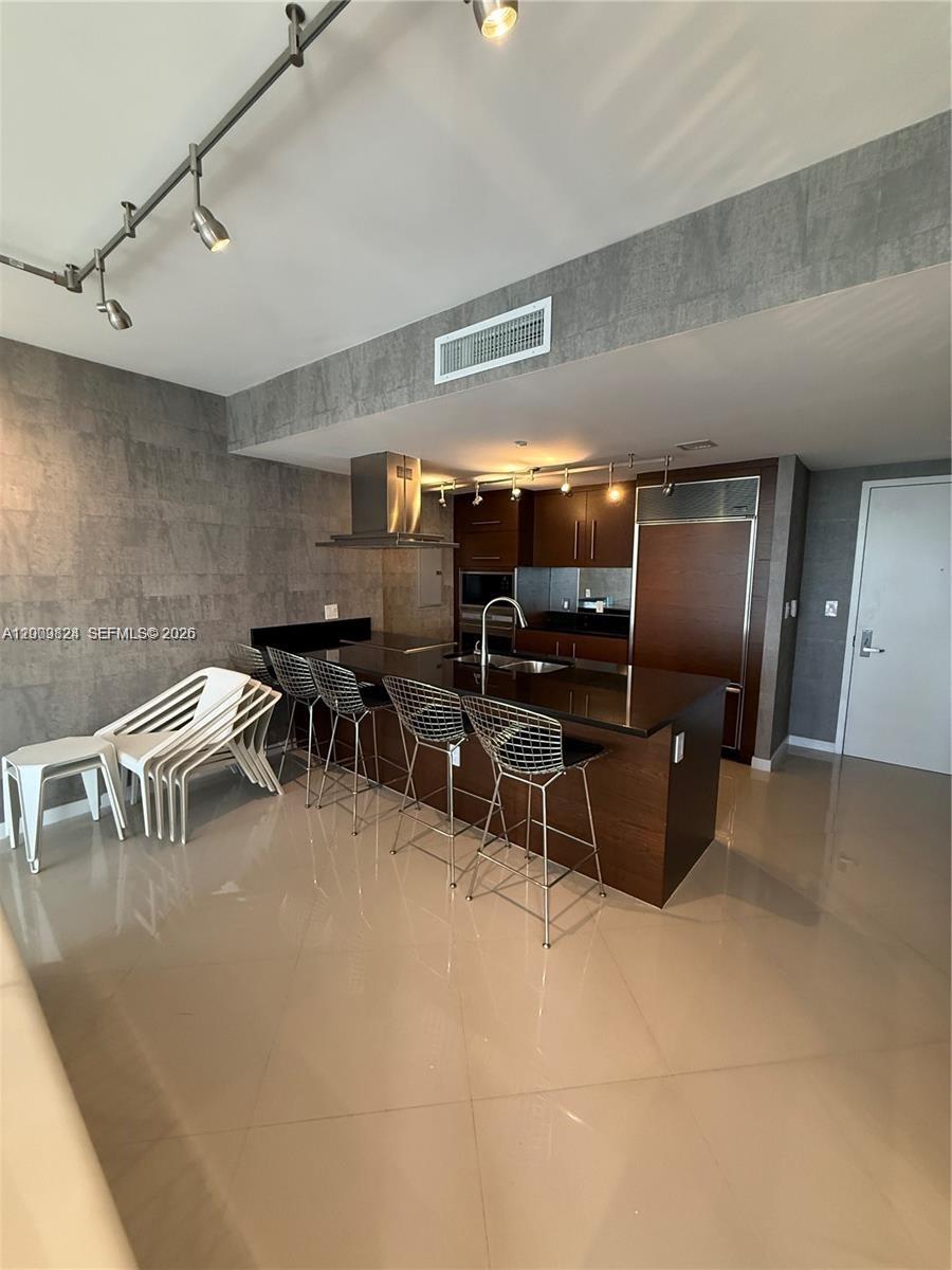 465 Brickell Ave #619, Miami FL 33131