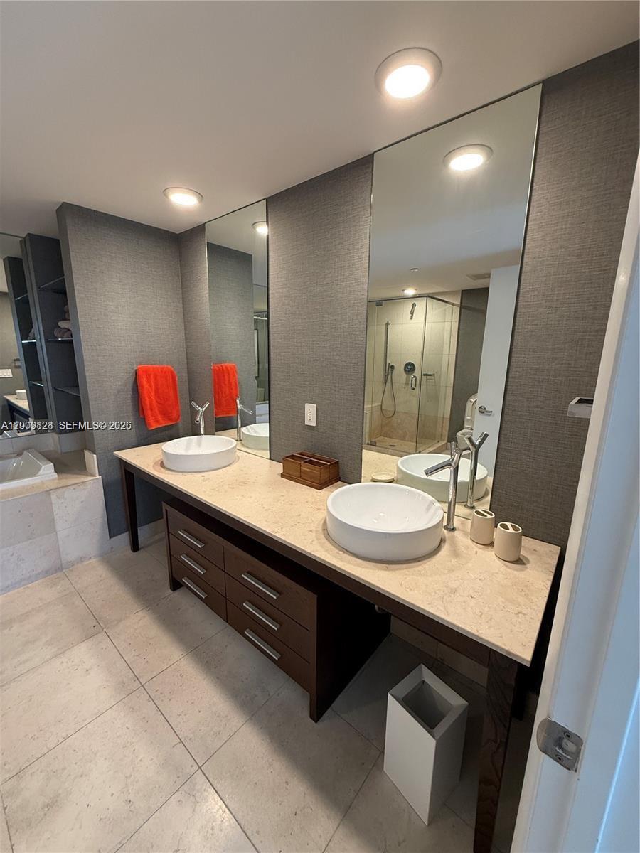 465 Brickell Ave #619, Miami FL 33131
