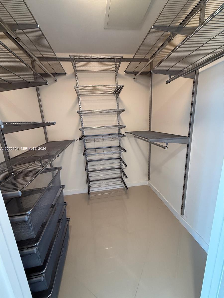 465 Brickell Ave #619, Miami FL 33131