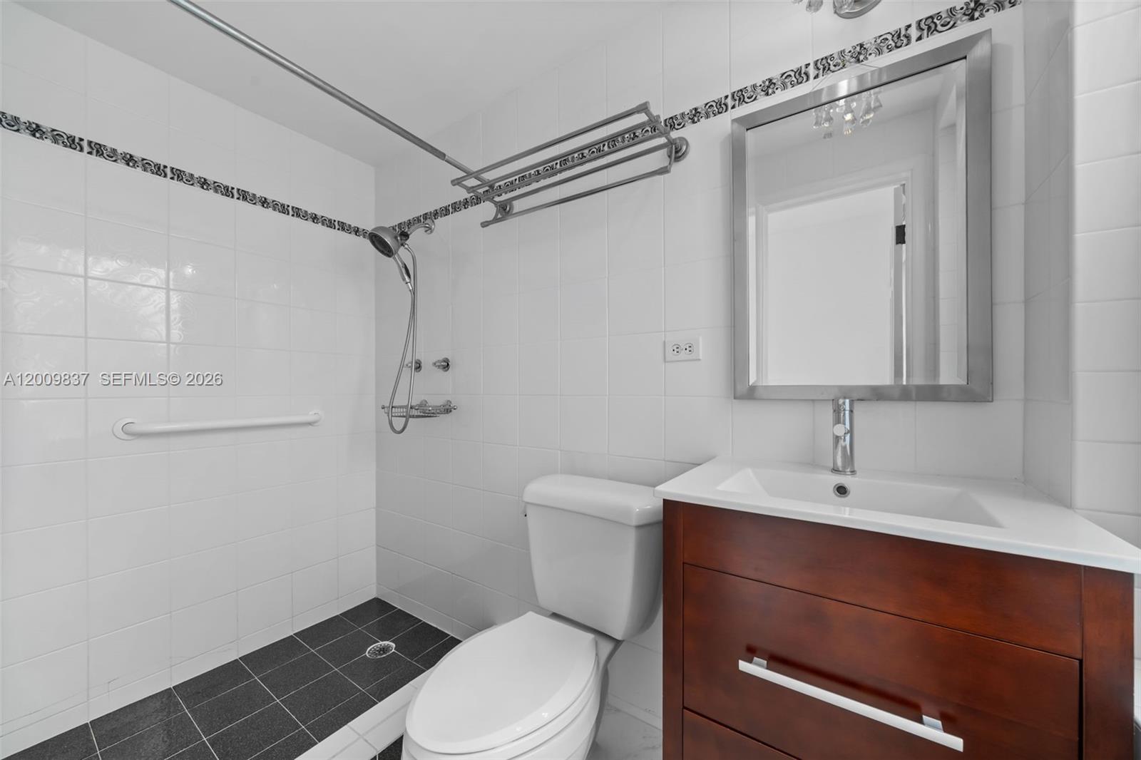 114 3 San Marino Ter, Miami Beach FL 33139